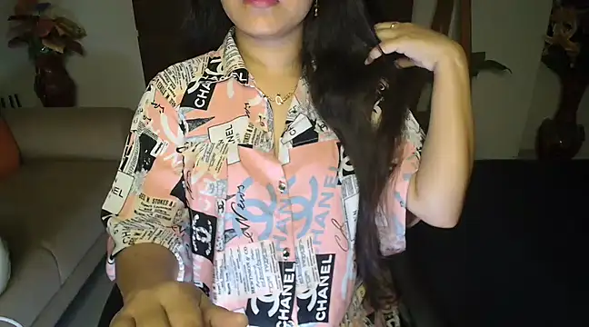 Snapshot of Most-Beautiful-Queen chatting on February 2025 06:26:02 PM Most-Beautiful-Queen online show from February 2025 06:26:02 PM