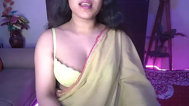 Snapshot of Most-Beautiful-Queen chatting on February 2025 07:15:02 PM Most-Beautiful-Queen online show from February 2025 07:15:02 PM