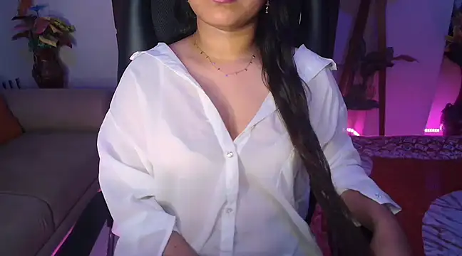 Snapshot of Most-Beautiful-Queen chatting on March 2025 06:45:01 PM Most-Beautiful-Queen online show from March 2025 06:45:01 PM