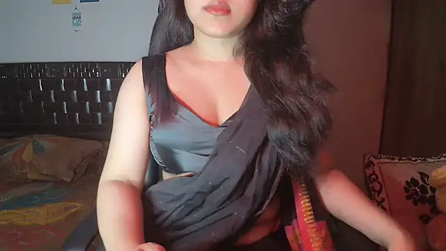 Snapshot of Most-Beautiful-Queen chatting on November 2025 06:43:02 PM Most-Beautiful-Queen online show from November 2025 06:43:02 PM