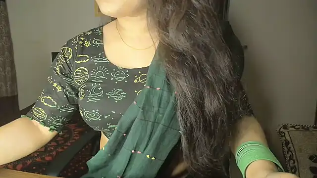 Snapshot of Most-Beautiful-Queen chatting on July 2026 06:44:01 PM Most-Beautiful-Queen online show from July 2026 06:44:01 PM