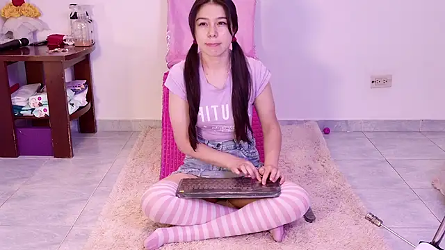 Snapshot of pink_flower_ chatting on September 2025 10:46:01 PM pink flower  online show from September 2025 10:46:01 PM