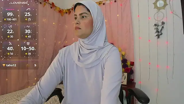 AishaAmin  online show from February 2026 12:20:01 PM