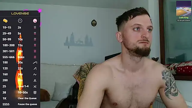 Snapshot of cuple_hoot_ chatting on March 2025 04:35:02 PM cuple hoot  online show from March 2025 04:35:02 PM