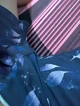 Snapshot of maikinhopL chatting on January 2025 03:20:01 AM maikinhopL online show from January 2025 03:20:01 AM