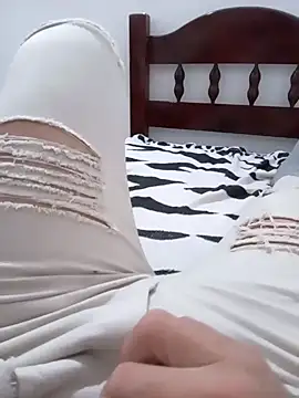 Snapshot of maikinhopL chatting on January 2025 04:29:01 AM maikinhopL online show from January 2025 04:29:01 AM