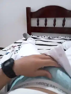 Snapshot of maikinhopL chatting on January 2025 03:44:01 AM maikinhopL online show from January 2025 03:44:01 AM