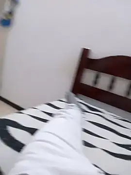 Snapshot of maikinhopL chatting on January 2025 05:09:01 AM maikinhopL online show from January 2025 05:09:01 AM