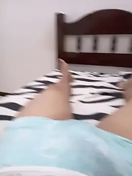 Snapshot of maikinhopL chatting on February 2025 04:05:01 AM maikinhopL online show from February 2025 04:05:01 AM