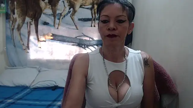 Snapshot of electra-mommy chatting on February 2025 01:08:02 PM electra-mommy online show from February 2025 01:08:02 PM