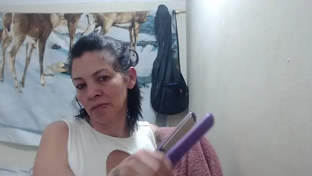 Snapshot of electra-mommy chatting on February 2025 01:48:02 AM electra-mommy online show from February 2025 01:48:02 AM