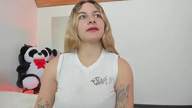 AtheneaRossi online show from January 2025 03:54:02 PM