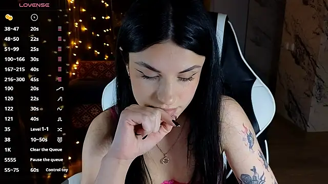 Mary   Moore online show from December 2024 12:13:01 PM