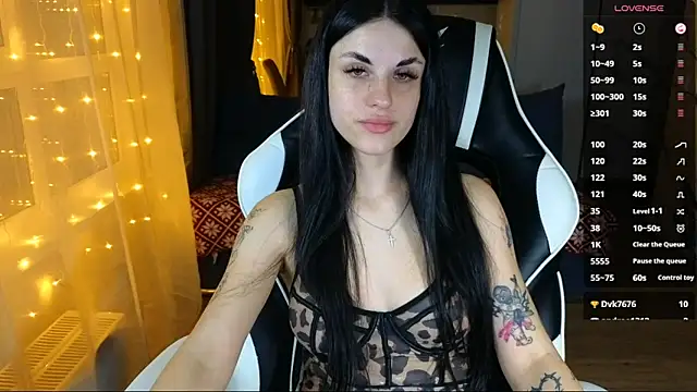 Mary   Moore online show from November 2025 06:41:02 PM