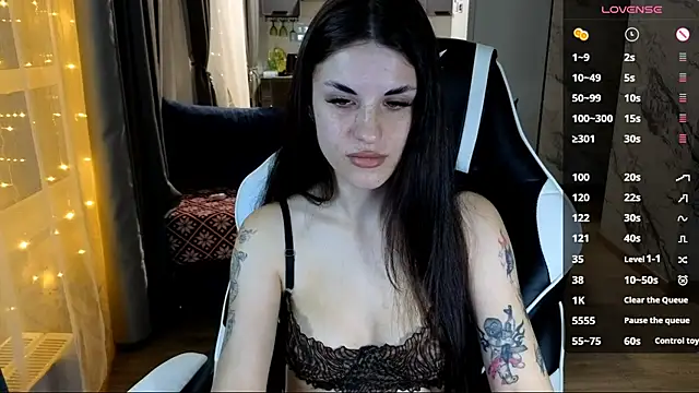 Mary   Moore online show from November 2025 06:17:01 PM