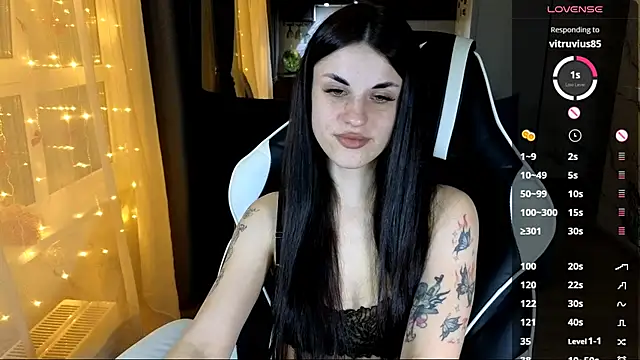 Mary   Moore online show from November 2025 01:00:01 PM