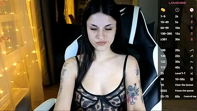 Mary   Moore online show from December 2025 03:41:01 PM