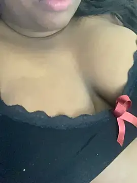 Snapshot of _MARRTINNA_ chatting on December 2024 08:34:02 AM MARRTINNA online show from December 2024 08:34:02 AM