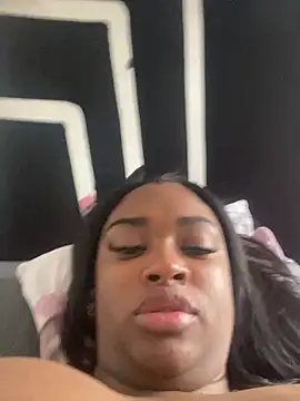 Snapshot of _MARRTINNA_ chatting on January 2025 10:10:01 PM MARRTINNA online show from January 2025 10:10:01 PM