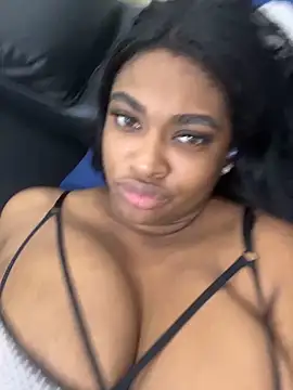 Snapshot of _MARRTINNA_ chatting on October 2025 08:04:02 AM MARRTINNA online show from October 2025 08:04:02 AM