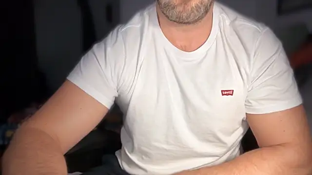 Snapshot of Mr_Beef chatting on October 2025 05:02:02 PM Mr Beef online show from October 2025 05:02:02 PM
