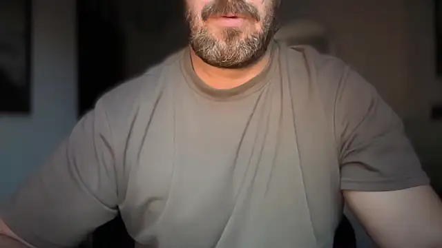 Snapshot of Mr_Beef chatting on October 2025 05:02:02 PM Mr Beef online show from October 2025 05:02:02 PM