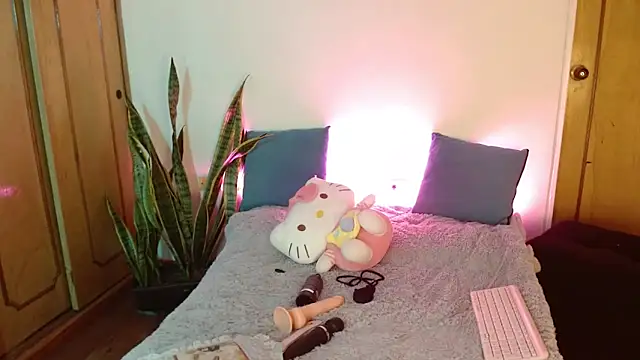 Snapshot of kittycatw chatting on September 2025 03:33:01 PM kittycatw online show from September 2025 03:33:01 PM