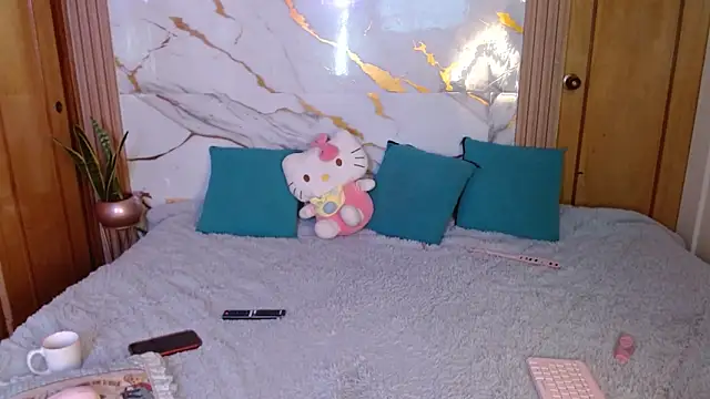 Snapshot of kittycatw chatting on April 2026 01:18:01 AM kittycatw online show from April 2026 01:18:01 AM