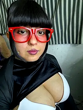 Derry Cooper online show from January 2026 01:41:01 AM