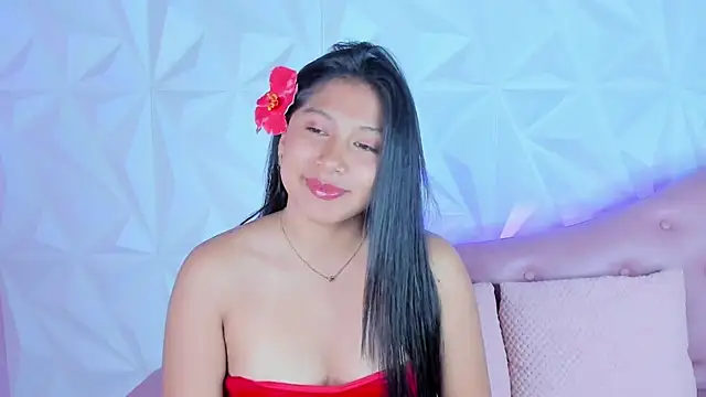 Snapshot of LinnaGardenia chatting on December 2024 01:44:01 PM LinnaGardenia online show from December 2024 01:44:01 PM