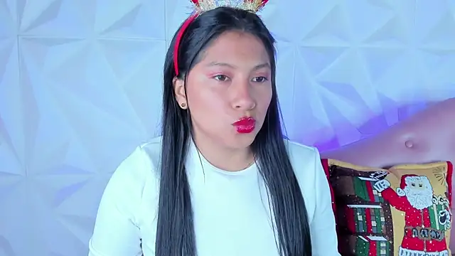 Snapshot of LinnaGardenia chatting on December 2024 12:44:02 PM LinnaGardenia online show from December 2024 12:44:02 PM