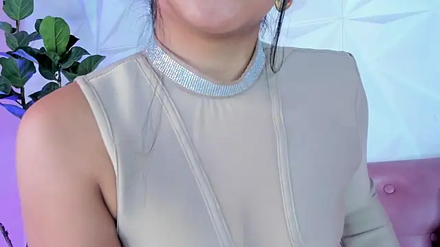 Snapshot of LinnaGardenia chatting on January 2025 01:49:01 PM LinnaGardenia online show from January 2025 01:49:01 PM