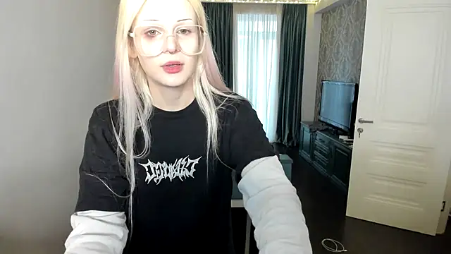 sashakiss99 online show from December 2024 12:16:01 PM