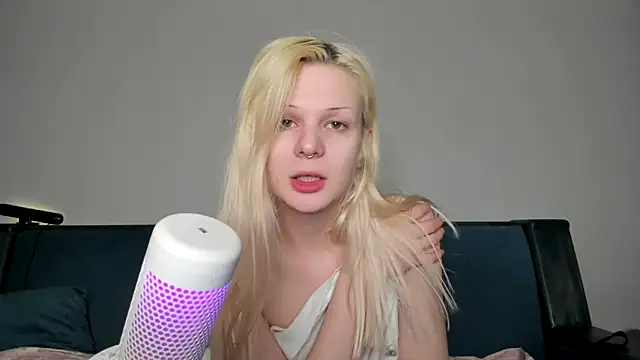 sashakiss99 online show from March 2025 07:59:01 PM