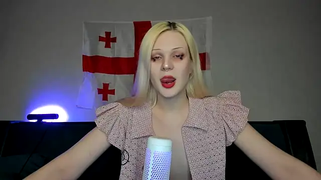 sashakiss99 online show from March 2025 07:10:01 PM