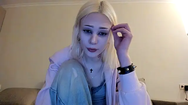 sashakiss99 online show from April 2026 07:49:01 PM