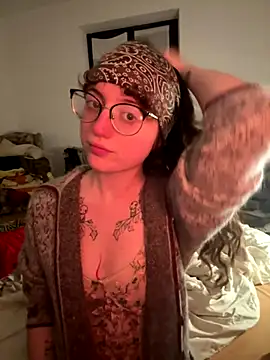 Snapshot of _foxygirl_ chatting on December 2024 09:39:01 PM  foxygirl  online show from December 2024 09:39:01 PM