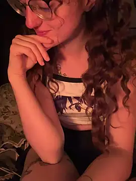 Snapshot of _foxygirl_ chatting on December 2024 09:55:01 PM  foxygirl  online show from December 2024 09:55:01 PM