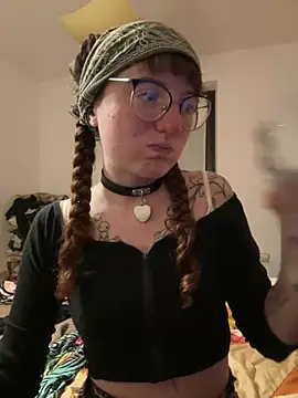 Snapshot of _foxygirl_ chatting on February 2025 06:34:02 PM  foxygirl  online show from February 2025 06:34:02 PM