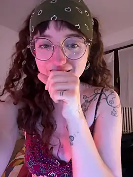 Snapshot of _foxygirl_ chatting on March 2025 10:53:02 PM  foxygirl  online show from March 2025 10:53:02 PM