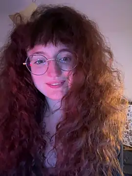 Snapshot of _foxygirl_ chatting on March 2025 09:53:02 PM  foxygirl  online show from March 2025 09:53:02 PM