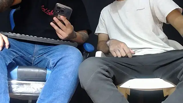 Snapshot of DickMasterfindom chatting on June 2026 06:52:02 AM DickMasterfindom online show from June 2026 06:52:02 AM