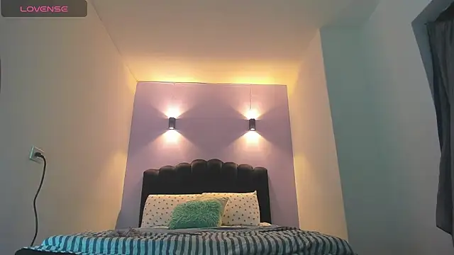 Sofia Clauss  online show from September 2025 02:11:01 AM