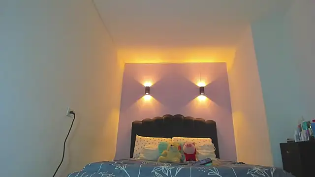 Sofia Clauss  online show from February 2026 04:12:02 AM