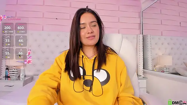 Snapshot of Yaaky_ chatting on January 2025 12:27:02 AM Yaaky online show from January 2025 12:27:02 AM