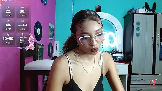 sensitive brunette online show from September 2025 07:36:02 PM