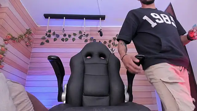 Tom cooper  online show from February 2025 01:03:01 PM