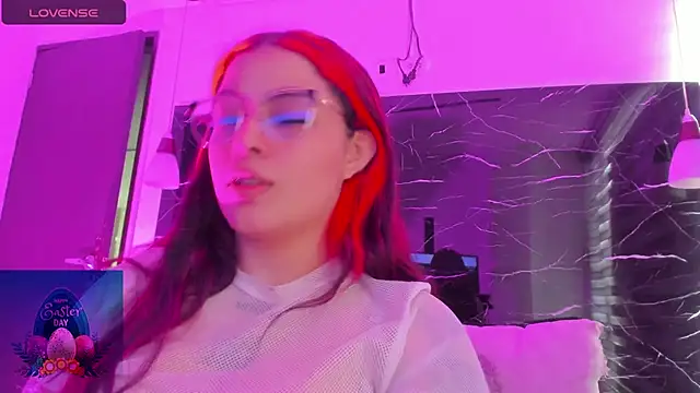 Snapshot of Sofiia-Rubb chatting on April 2026 08:06:02 PM Sofiia-Rubb online show from April 2026 08:06:02 PM