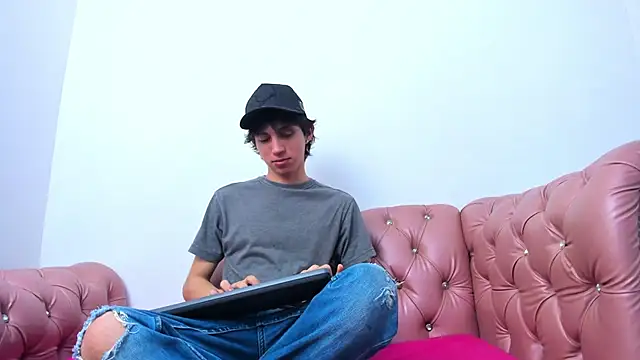 Snapshot of JeanRam18 chatting on March 2025 12:18:02 PM JeanRam18 online show from March 2025 12:18:02 PM