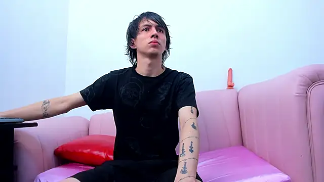 Snapshot of JeanRam18 chatting on December 2025 11:37:01 AM JeanRam18 online show from December 2025 11:37:01 AM